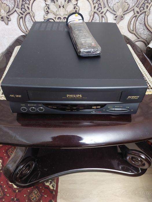 Видеомагнитофон PHILIPS VP 225