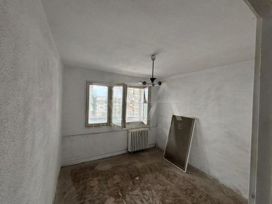 Apartament 4 camere decomandat