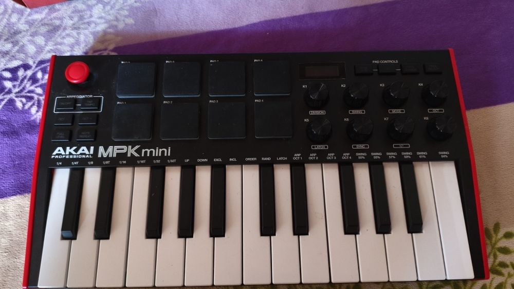 MIDI-клавиатура AKAI MPK Mini MKIII Red