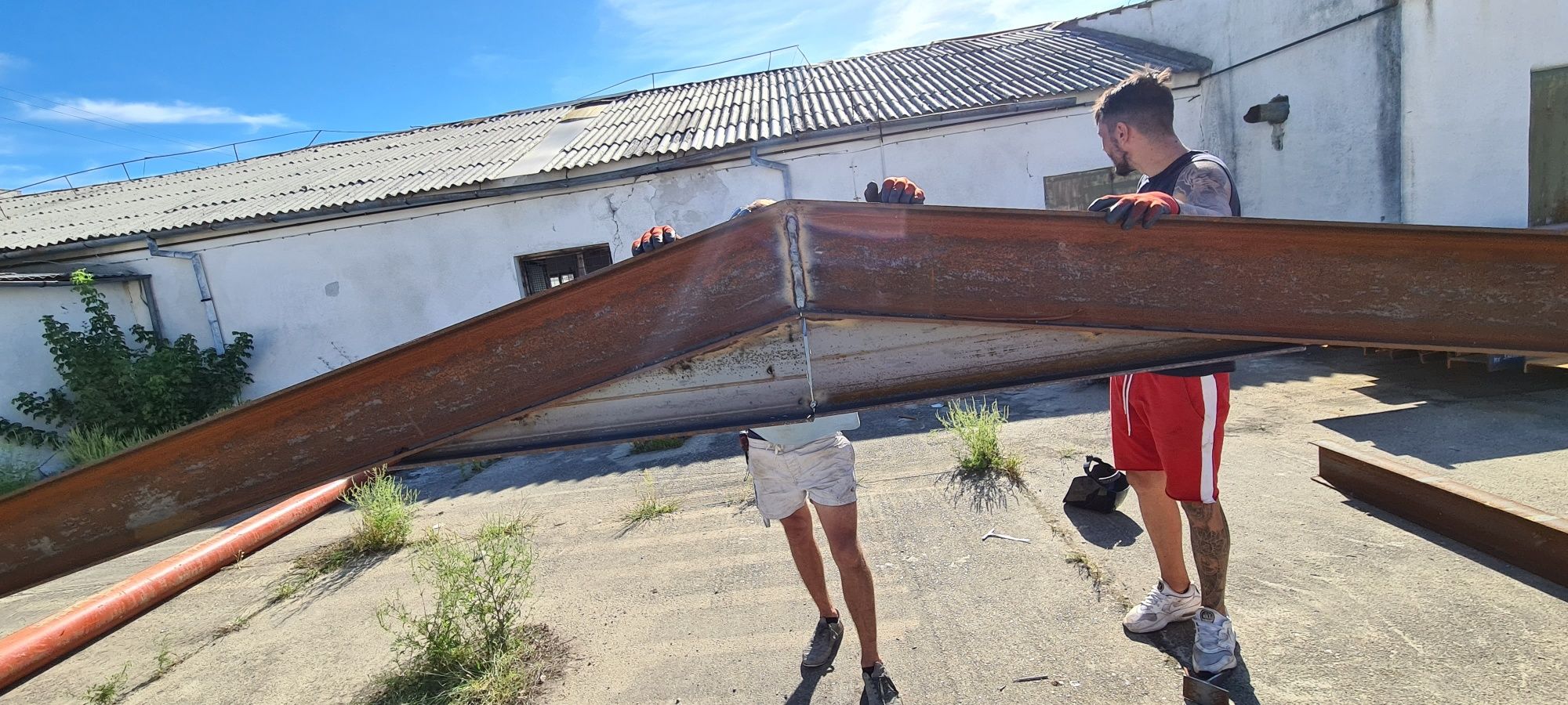 Hala 13x50x6  pret 57de euro mp