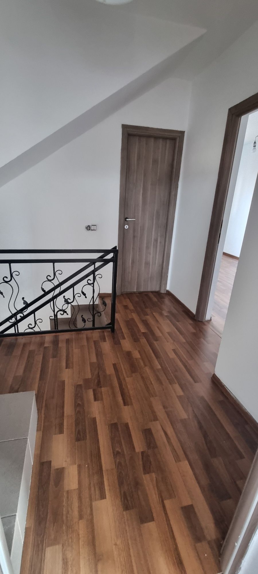 Proprietar vând Vila P+1+M Popești-Leordeni