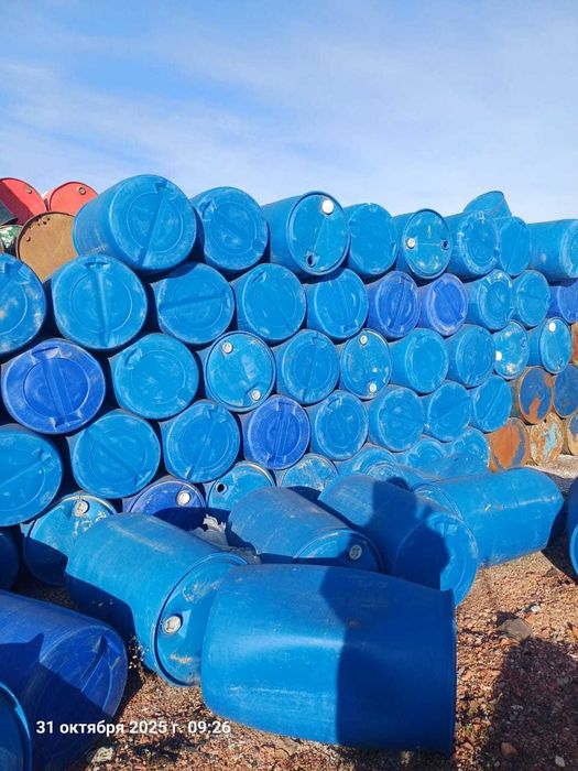 Продаю бочки пластиковые объёмом 200 л, б/у