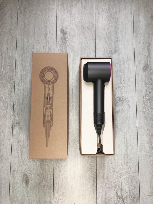 Feonul Dyson + bonus 5 Accesorii
