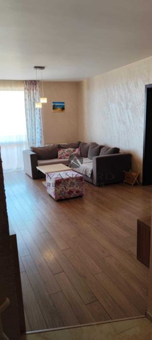 Продава се Тристаен апартамент в Пловдив, Тракия - 130 кв.м за 1924 €/кв.м - Снимка #3