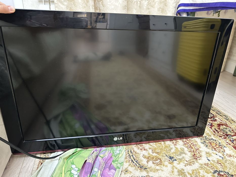 Телевизор LG б/у диагональ 71 см