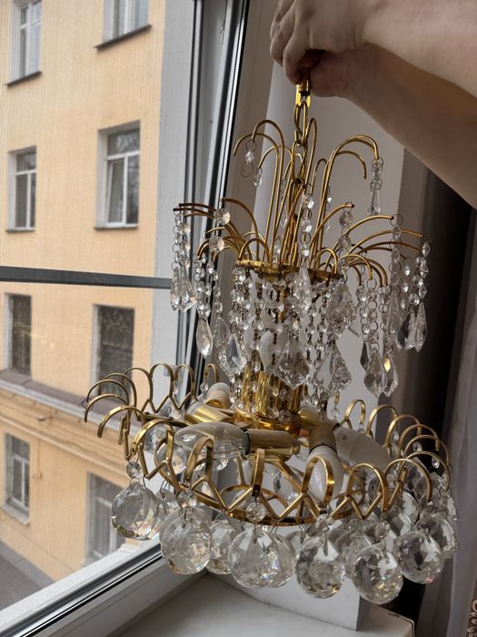 Продам    люстру