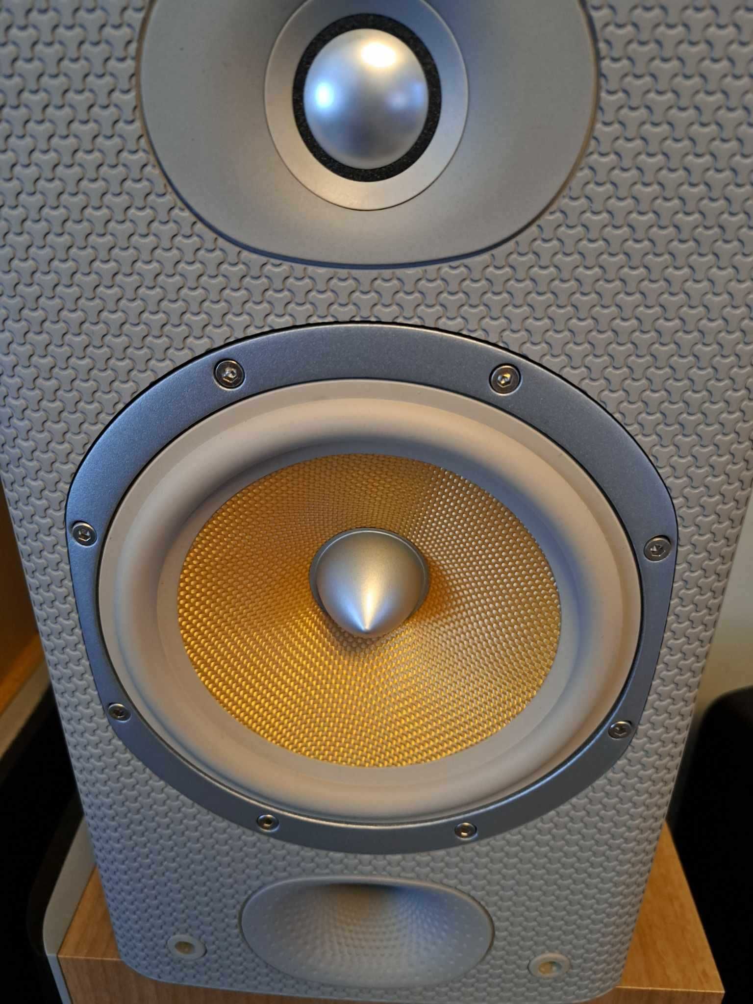 Bowers and Wilkins 5.0 home theaters