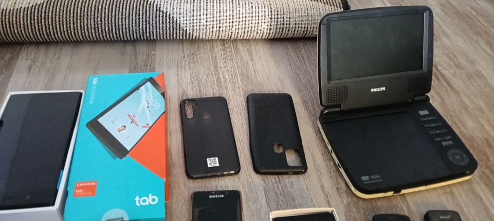 Lot electronice vechi telefoane tablete