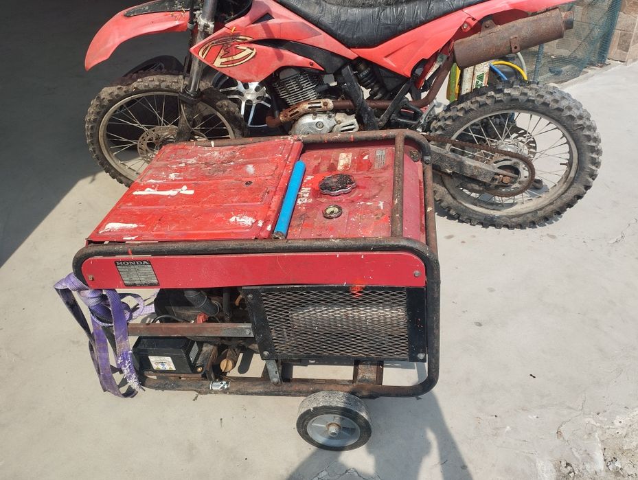Un motor honda, generator o motosapa de vânzare