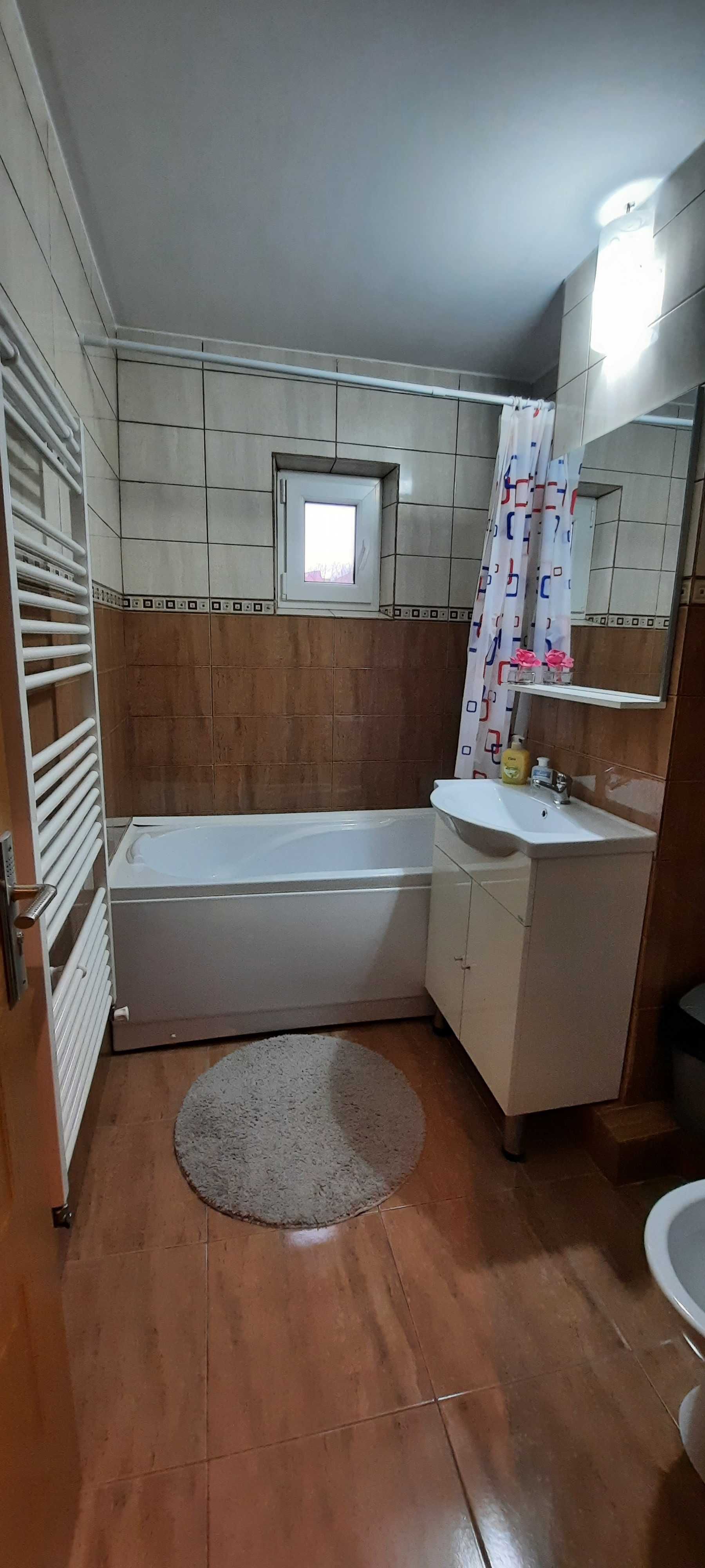 Inchiriez apartament pe perioade scurte