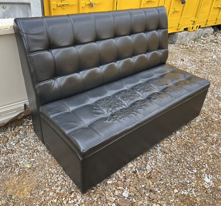 Диван с нишей черный