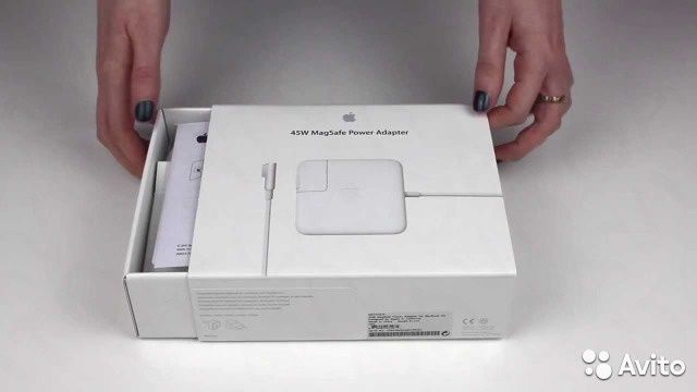 Оригинальное зарядное устройство для ноутбука Apple MacBook в наличии
