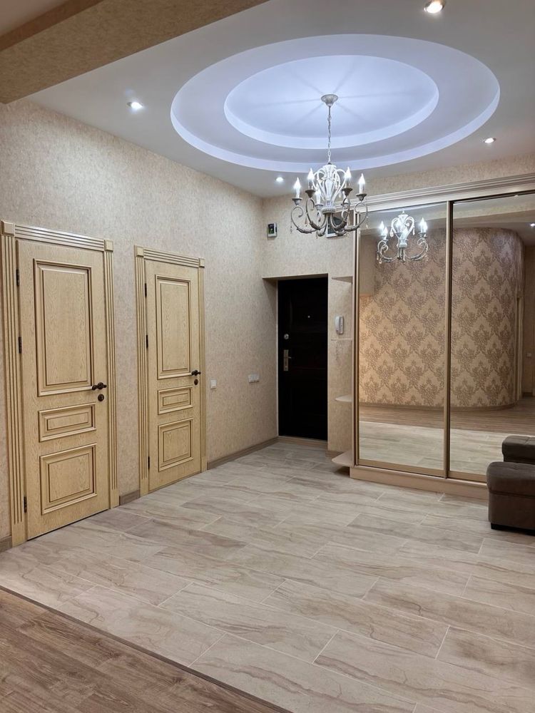 3/4/7 аренда центр 1300$ метро Айбек