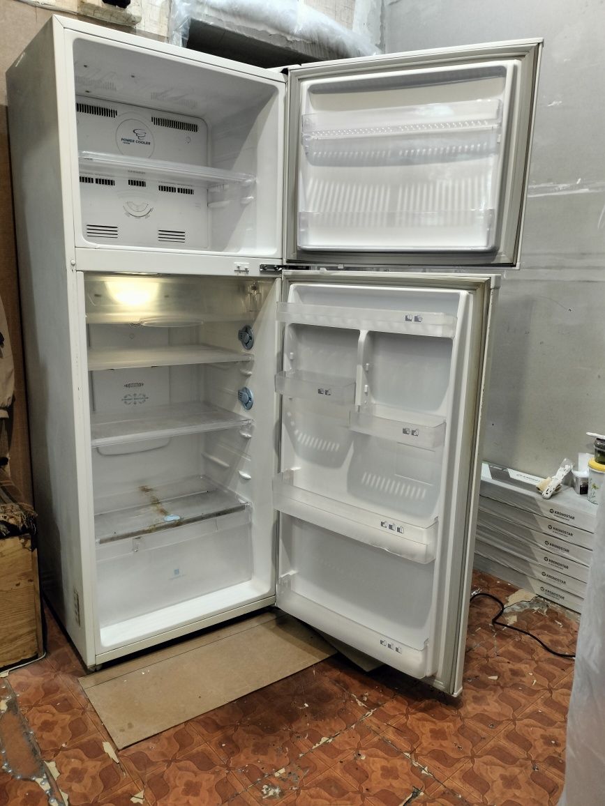 Продается холодильник Samsung