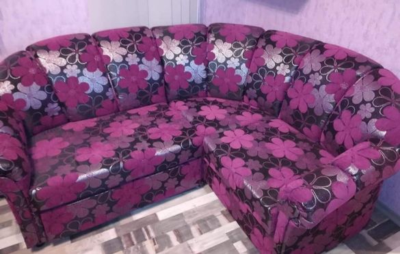 Ъглов диван в лилаво