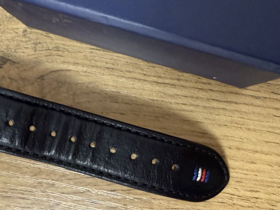 Часы TOMMY HILFIGER (оригиналные).