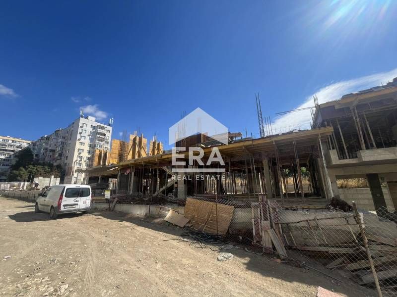 Тристаен ексклузивен апарамент за продажба, в новострояща се сграда, ж