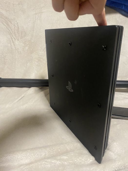 PS4 Pro (stare impecabila)