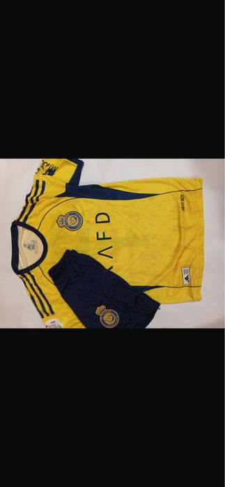 Se vând echipamente sportive