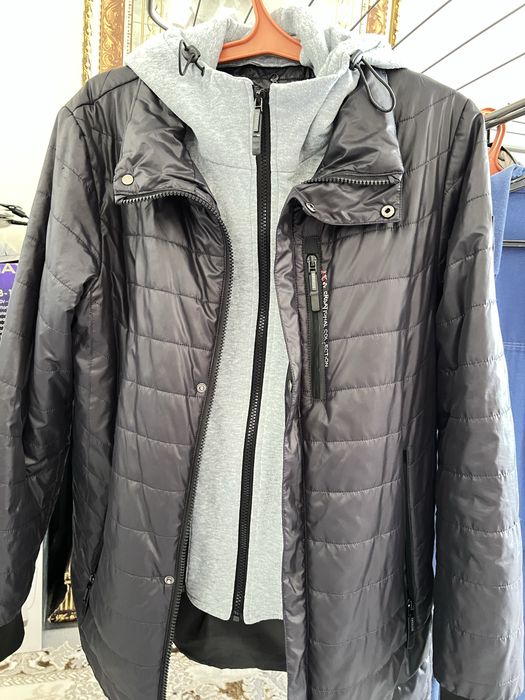 Продам  демисезонную куртку