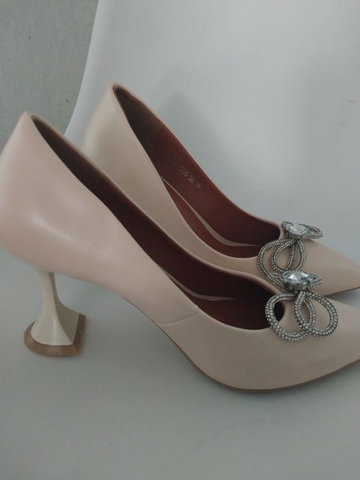 Продаю туфли буу