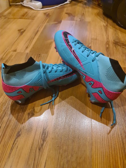 Pantofi fotbal folositi o data!