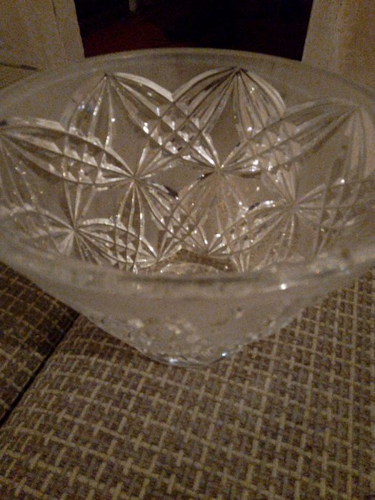 Продам большую хрустальную вазу для фруктов,советского производства