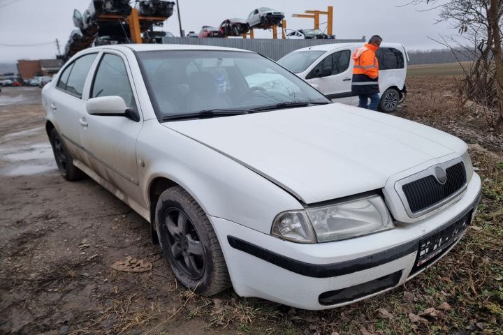 amortizor telescop stanga fuzeta brat etrier punte fata spate Skoda octavia 1 facelift  motor 1.9tdi AXR Dezmembrez