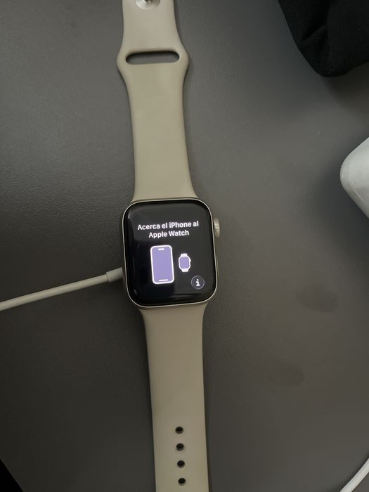 Apple Watch Se 2 Gen (2023) gps 40mm M/L starlight-бежевый