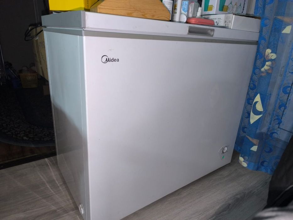 Продаю морозильную камеру и стиральную машину. Все в отличном состояни