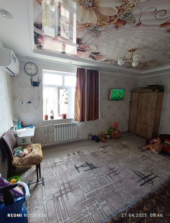 Продам квартиру авиасозлар-4 2 ком переделано в 3ком