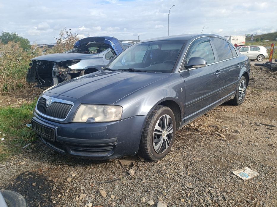 Dezmembram skoda superb, an 2007, motor 2.0 tdi