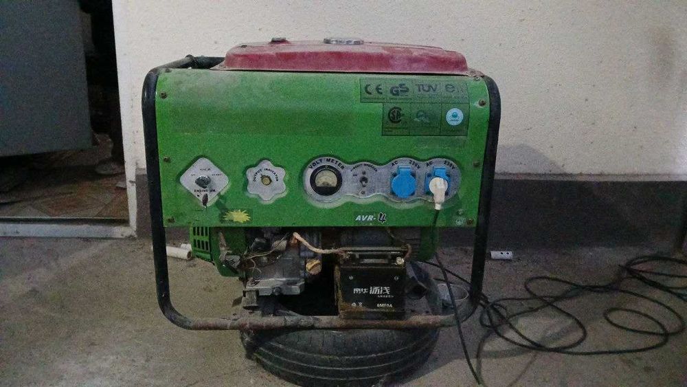 Продаю генератор бензиновый