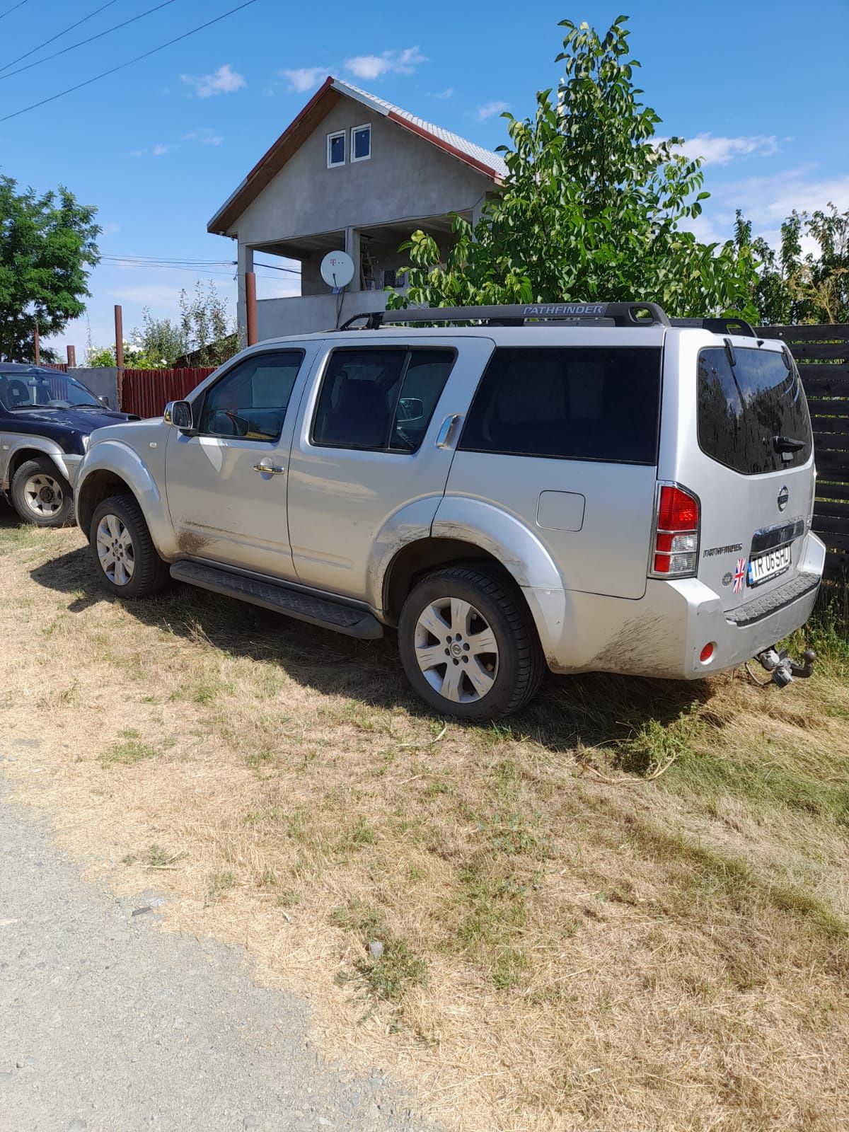 Dezmembrez Nissan pathfinder Navara