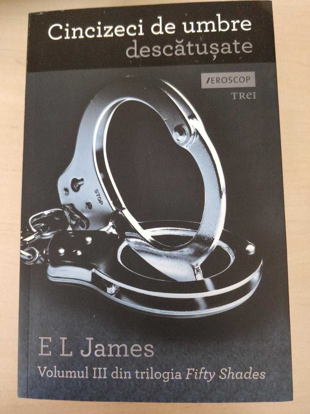 'Cincizeci de umbre descatusate' - E. L. James