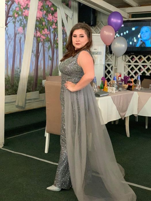 Сребриста бална рокля