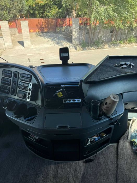 Vând ansamblu Mercedes Actros și semiremorca