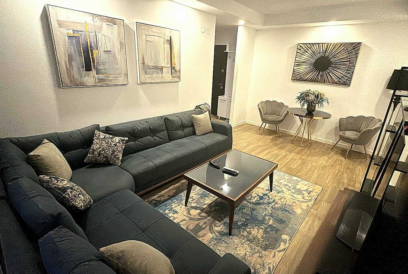 Regim hotelier apartament de lux Cosmopolis cu gradina