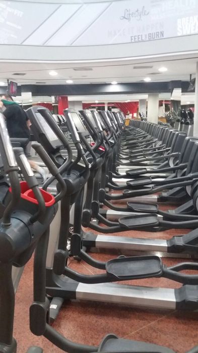 Depozit aparate fitness technogym