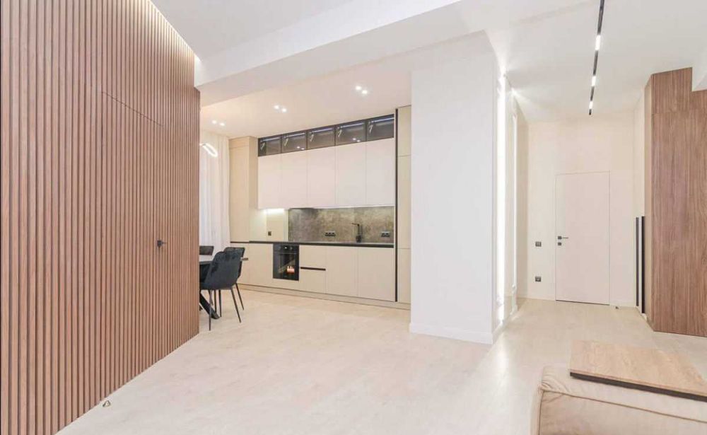 Дава се под наем Двустаен апартамент в София, Център - 80 кв.м за 425 € - Снимка #3