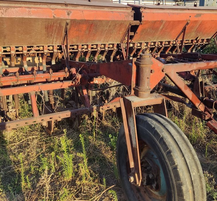 Сеялка продается
