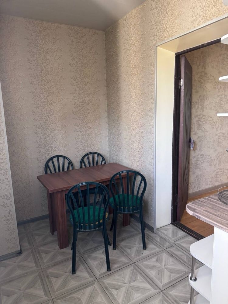 Продаётся квартира 2 комнотаня на кадышева