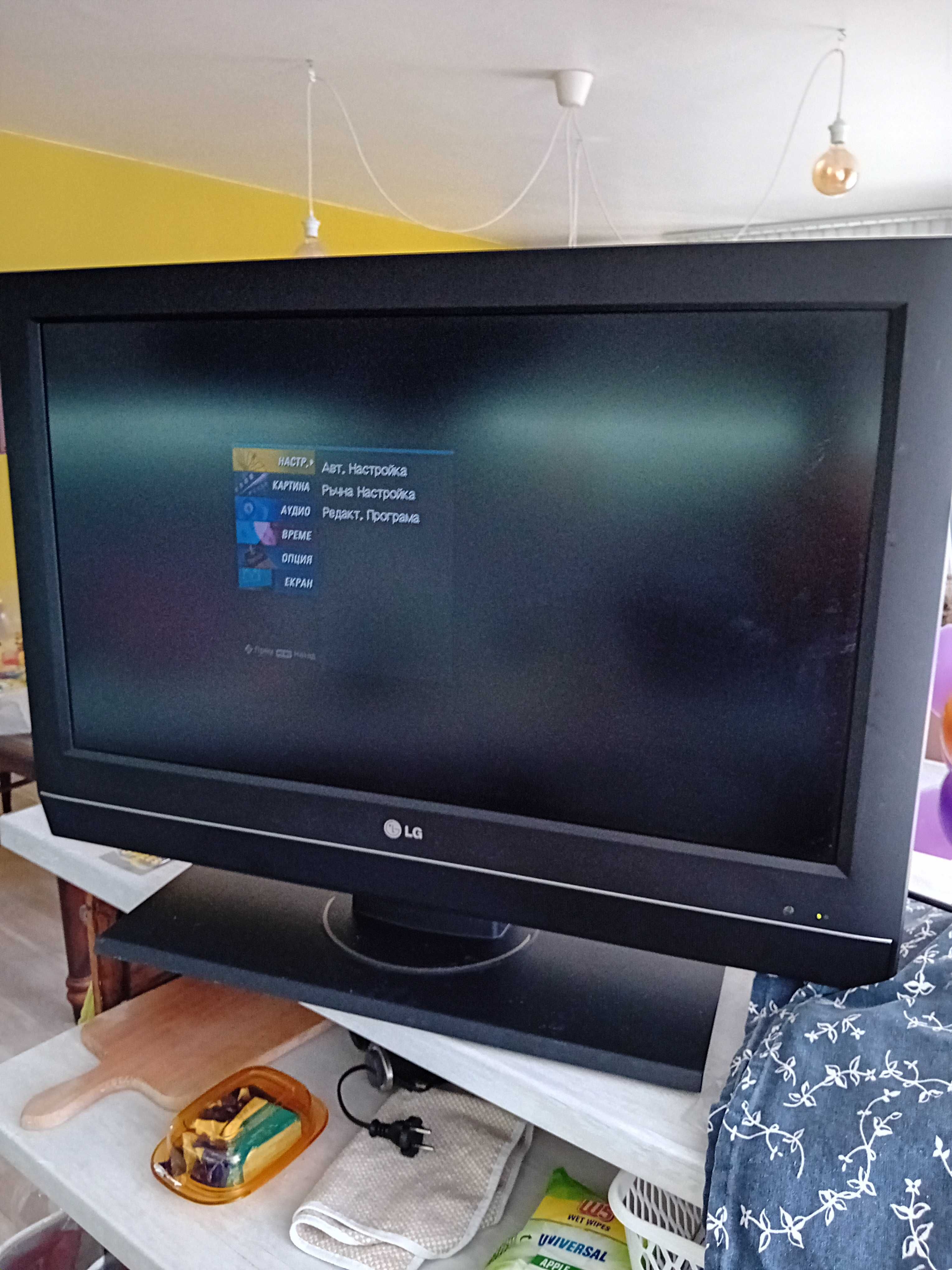 LG телевизор 32inch