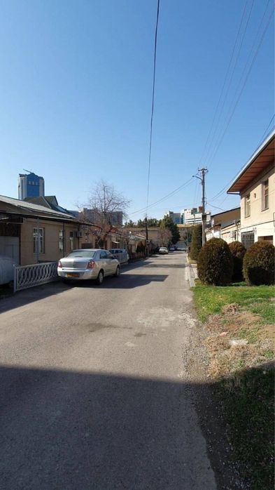 Bodomzor metro yonida sheriklikka 2 ta bola olinadi