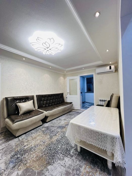 Квартира ижарага берилади.Манзил азиз бозор