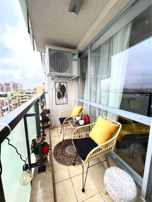 Тристаен апартамент в Южен