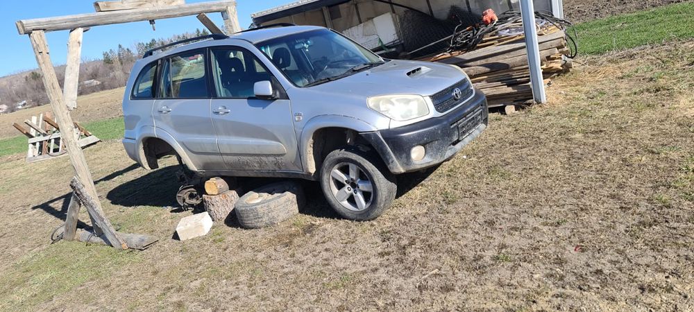 Dezmembrez  Toyota Rav 4.