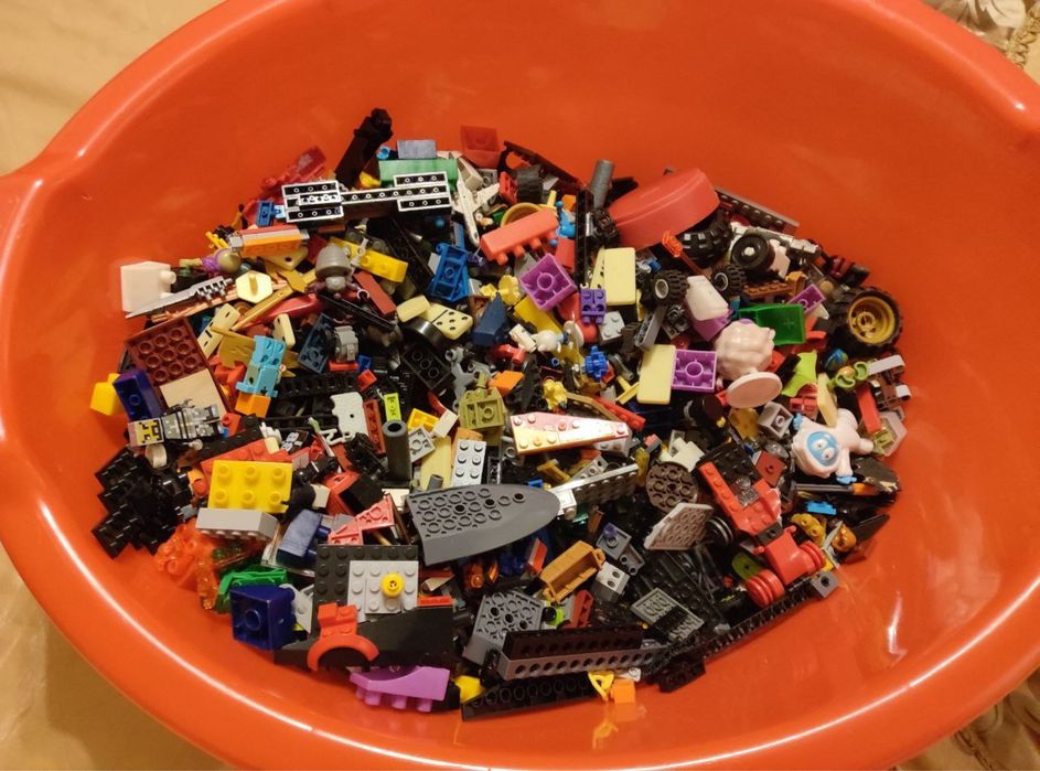 Лего конструкторы в тазиках