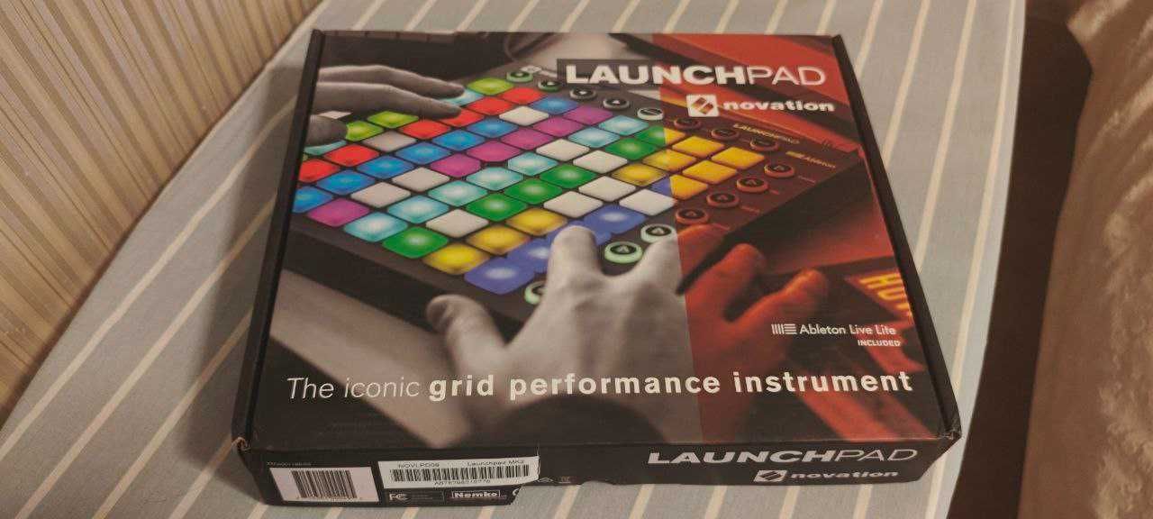 NOVATION Launchpad Mini Mk2 MIDI-контроллер