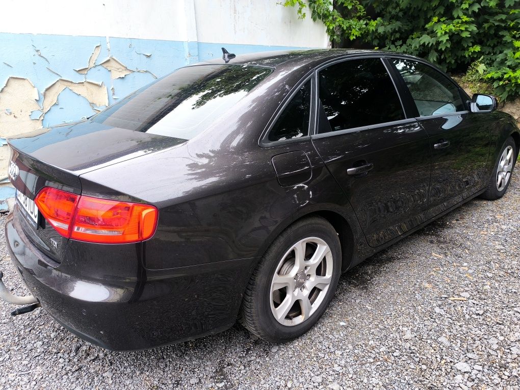 Vând sau schimb Audi A4 b8